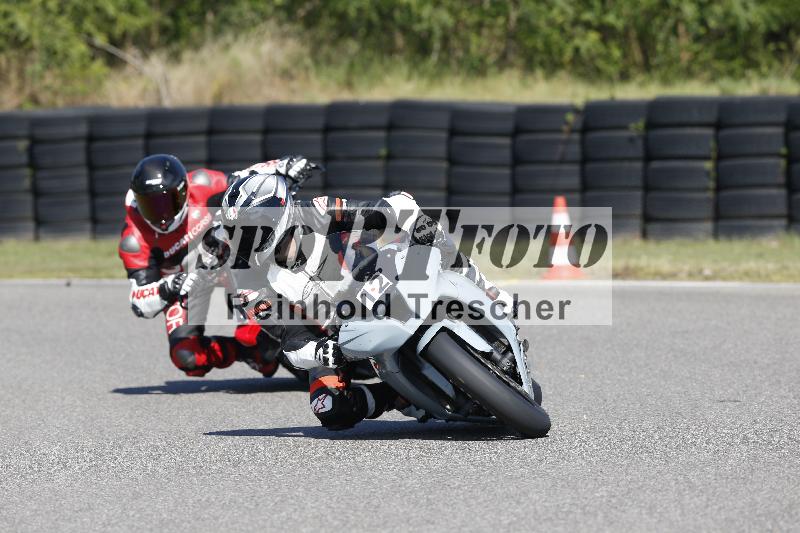 /Archiv-2025/49 26.08.2025 Cornu Master School ADR/rot-rouge/12